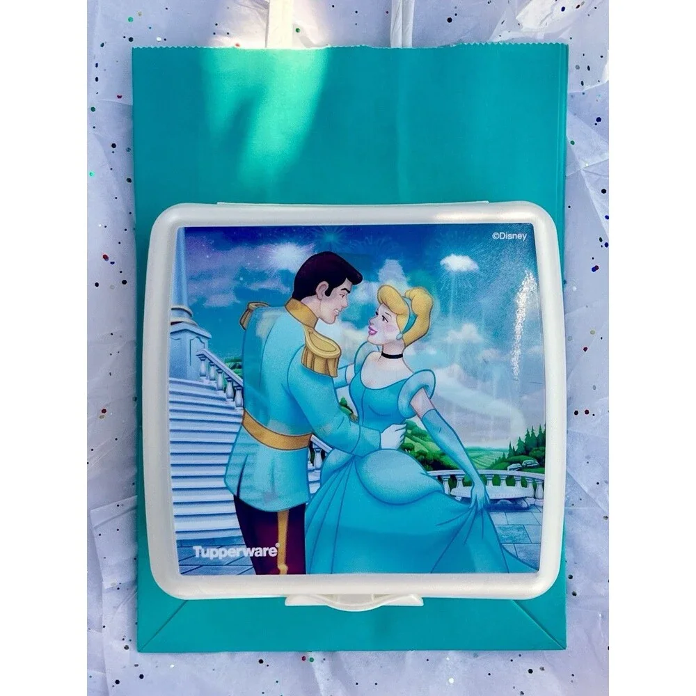 2004 Y2K Disney Cinderella Tupperware Lenticular Sandwich Keeper Collector Item